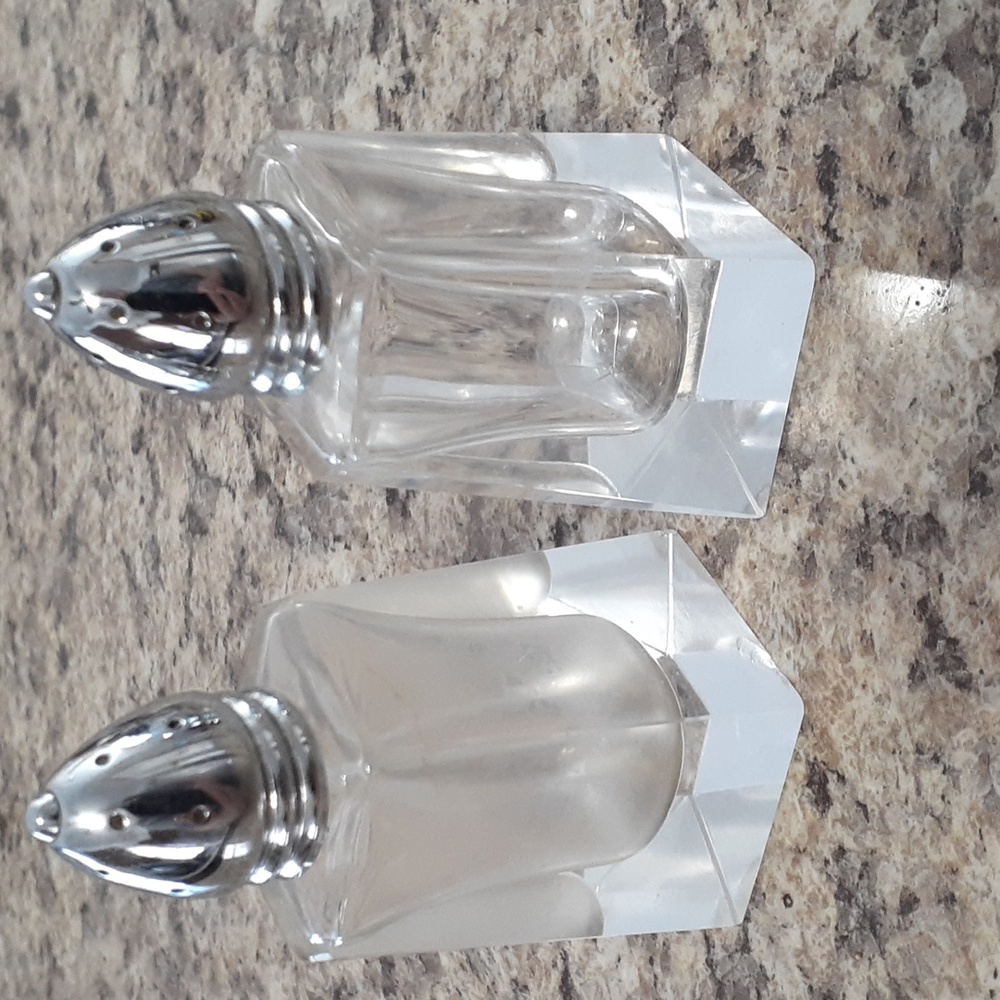 Vintage Glass salt and pepper shaker set